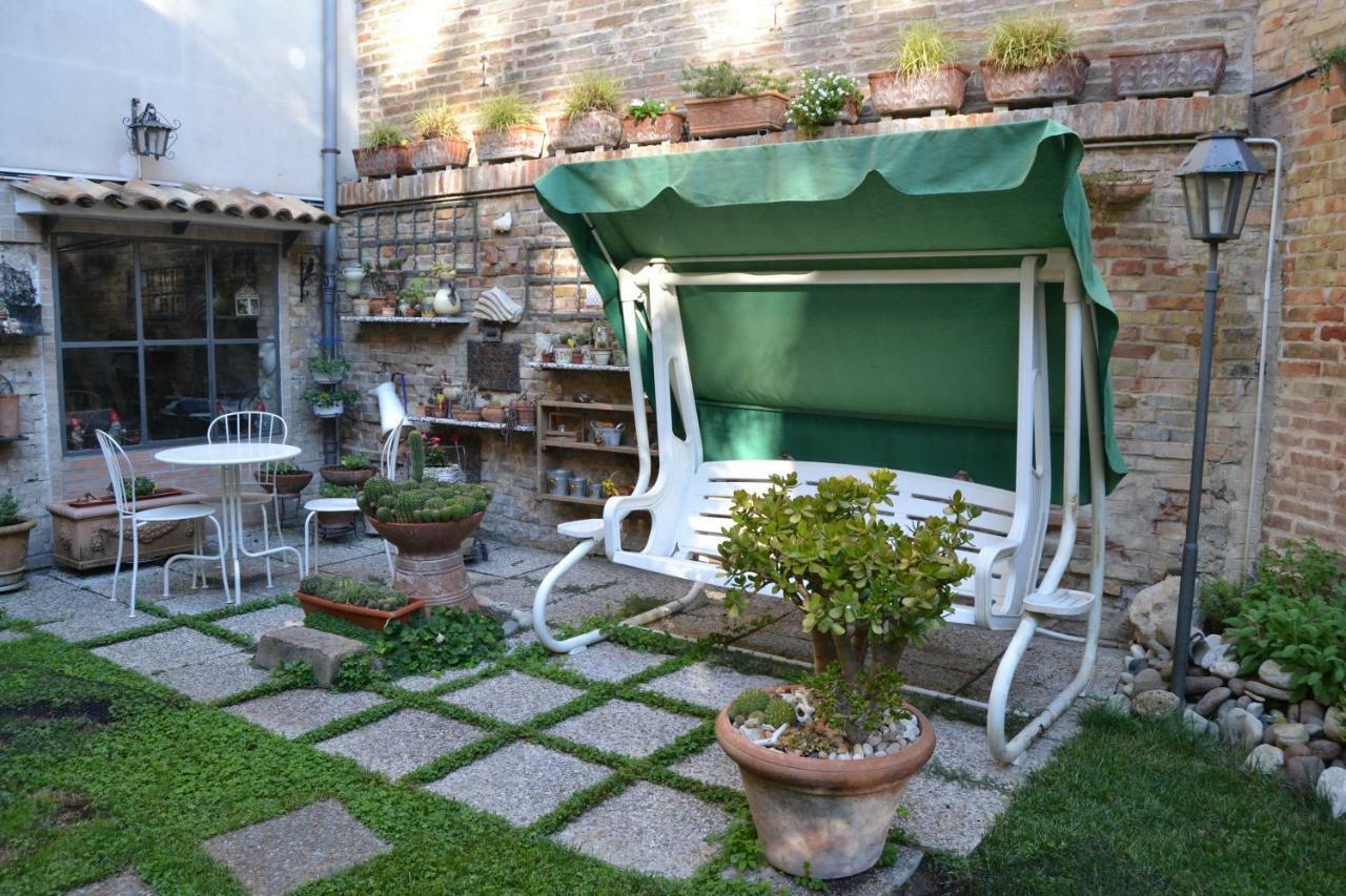 Il Giardino Roccioso Bed & Breakfast ราเวนนา ภายนอก รูปภาพ